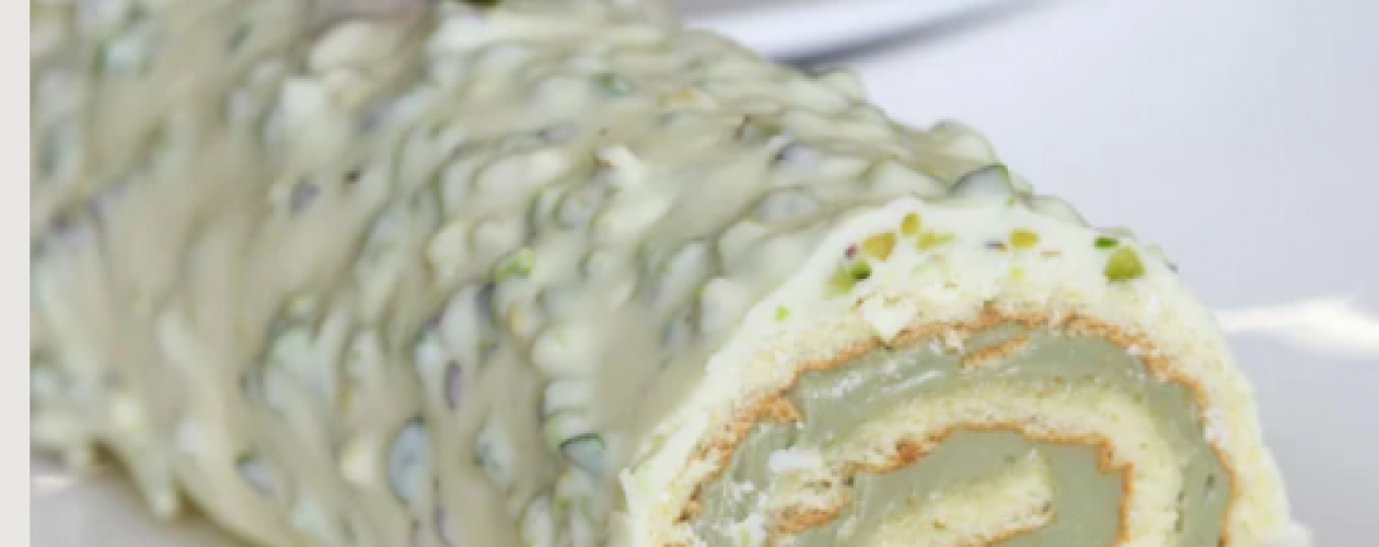 DOLCE ARROTOLATO AL PISTACCHIO